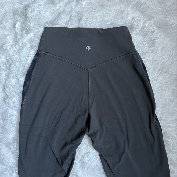 Lululemon Align Joggers - Picture 2 of 3